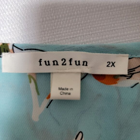 Fun2Fun Top Size 2XL Pull Over V Neck Short Sleeve Aqua Blue Floral - Picture 3 of 9